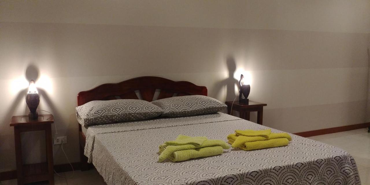 Villa Skanderbeg Guest House Puerto Princesa Cameră foto